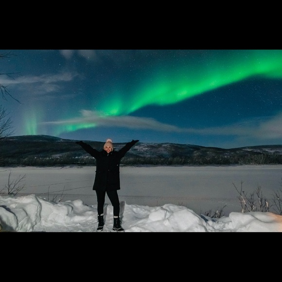 Meet your Posher, Amanda - Picture 2 of 2